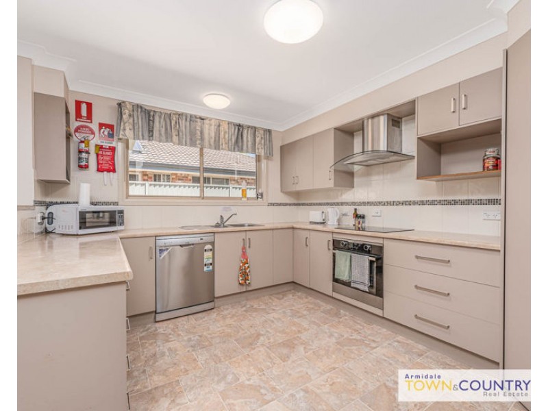 8 Rusden Court, Armidale NSW 2350