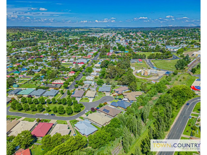 8 Rusden Court, Armidale NSW 2350