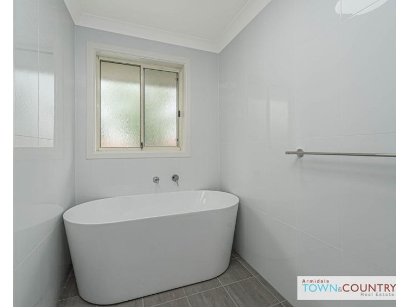 1/85 Queen Elizabeth Drive, Armidale NSW 2350