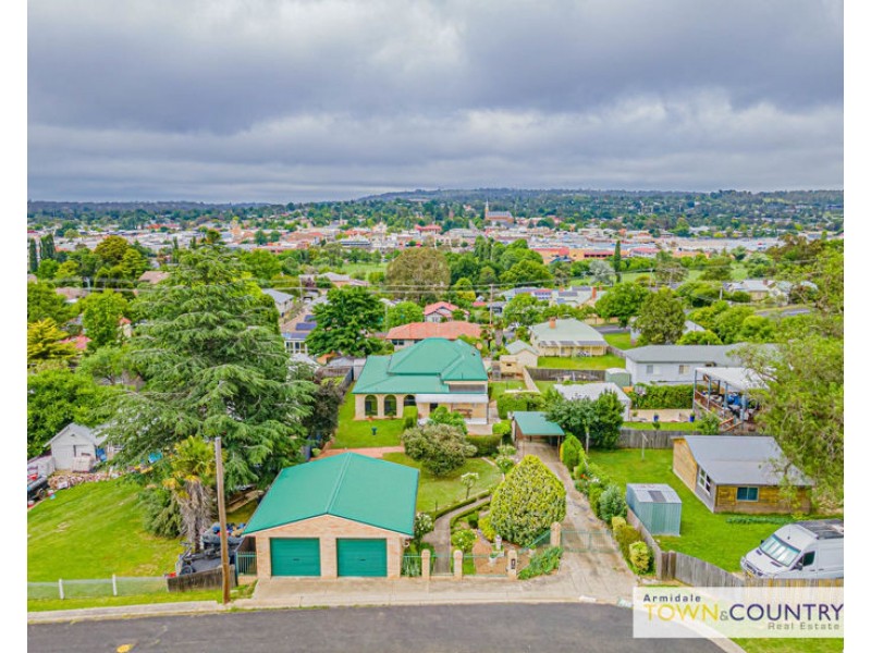 18 Wade Avenue, Armidale NSW 2350
