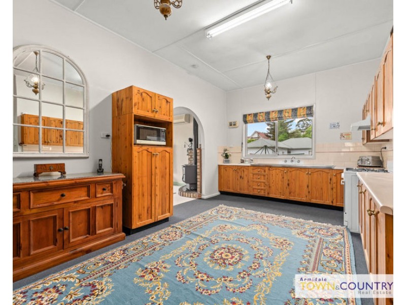 18 Wade Avenue, Armidale NSW 2350