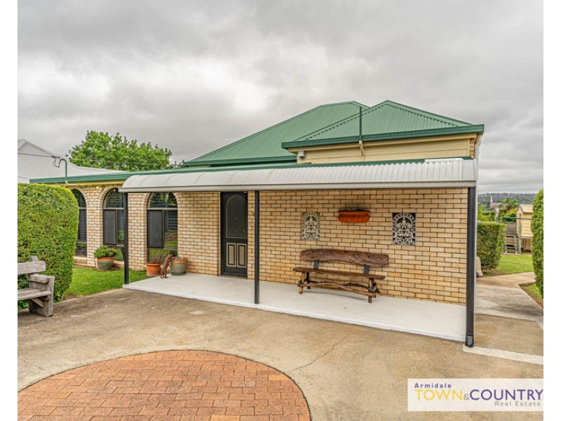 18 Wade Avenue, Armidale NSW 2350