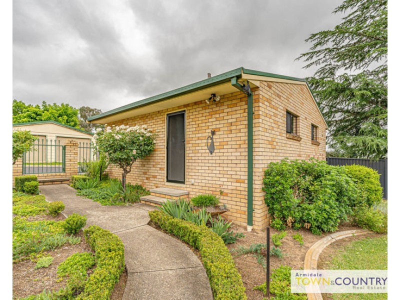 18 Wade Avenue, Armidale NSW 2350