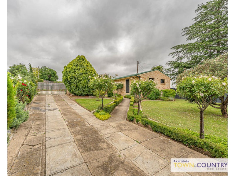 18 Wade Avenue, Armidale NSW 2350