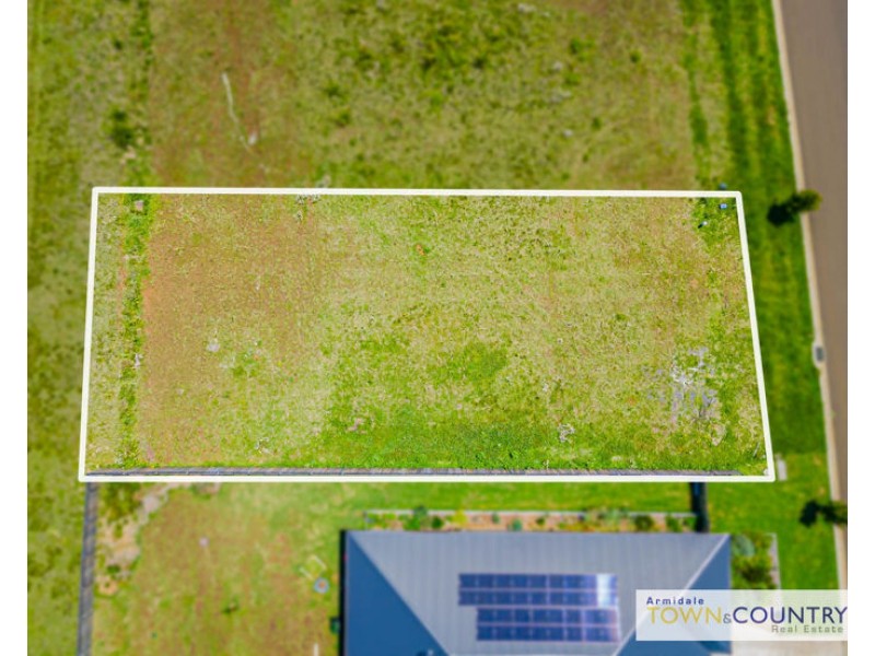 8 Melba Place, Armidale NSW 2350