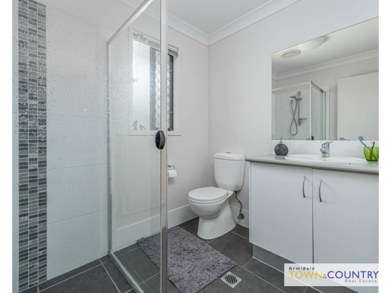 5 McGrath Place, Armidale NSW 2350