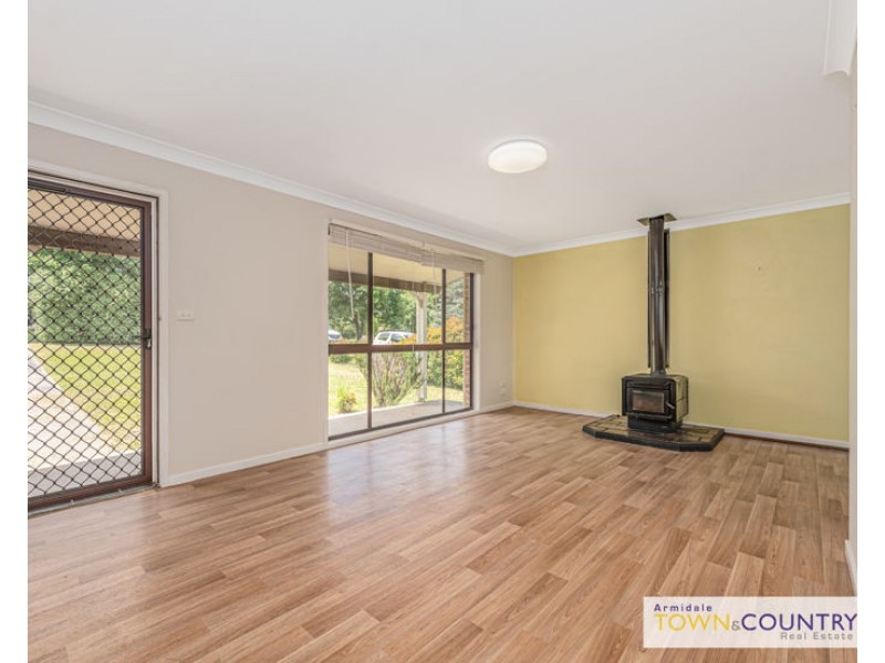 2 Howard Place, Armidale NSW 2350