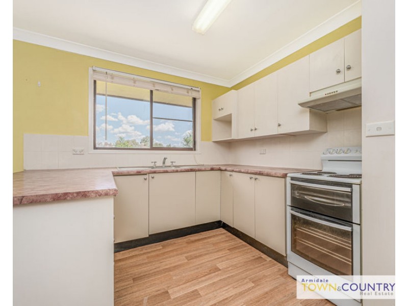 2 Howard Place, Armidale NSW 2350