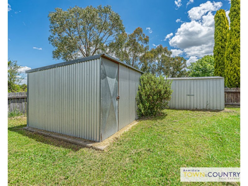 2 Howard Place, Armidale NSW 2350