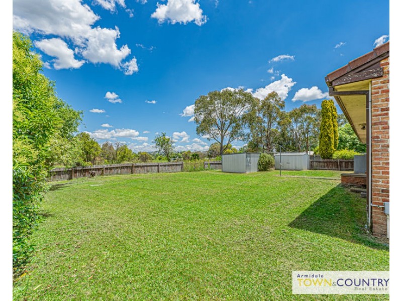 2 Howard Place, Armidale NSW 2350