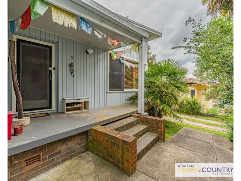 5 Cotswold Avenue, Armidale NSW 2350