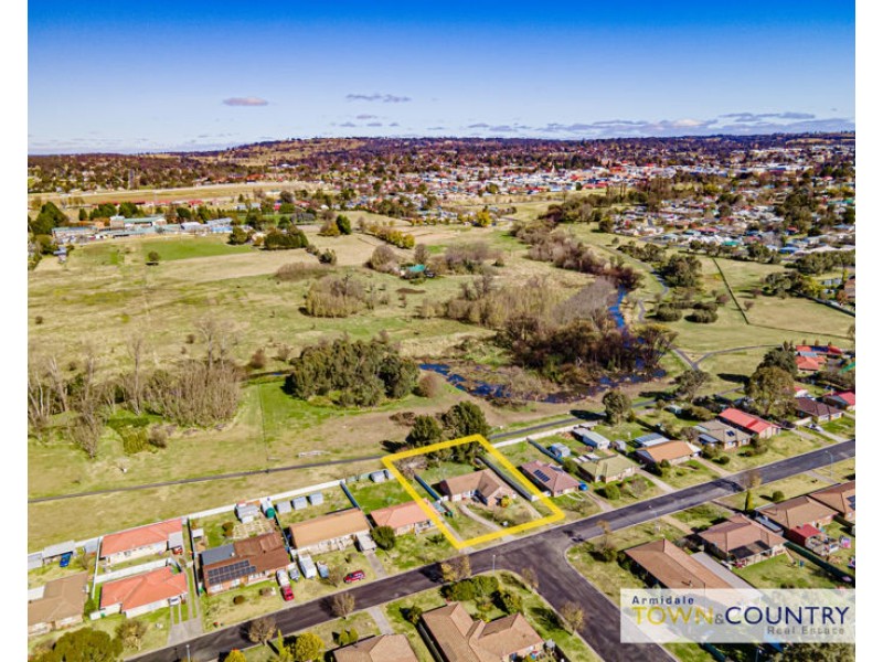 15 Centennial Close, Armidale NSW 2350