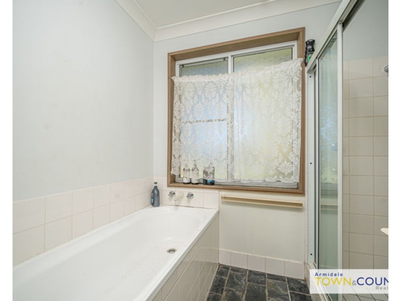 15 Centennial Close, Armidale NSW 2350