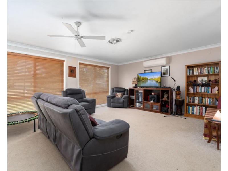 8 Sarah Place, Armidale NSW 2350