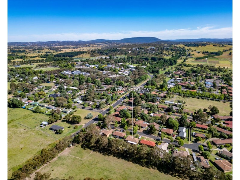 8 Sarah Place, Armidale NSW 2350