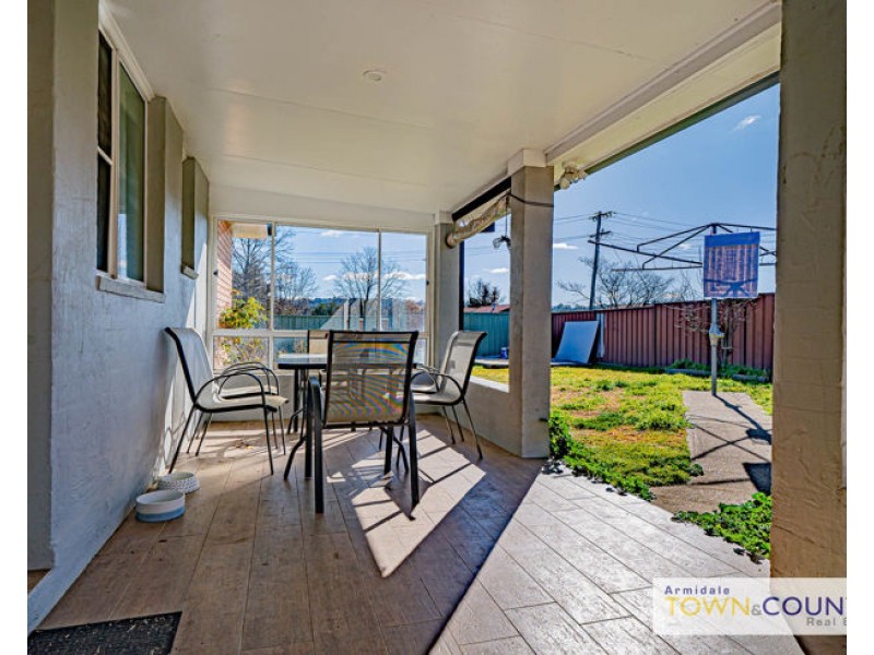 1 Patricia Close, Armidale NSW 2350