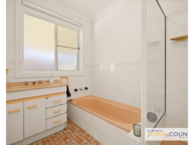 1 Patricia Close, Armidale NSW 2350