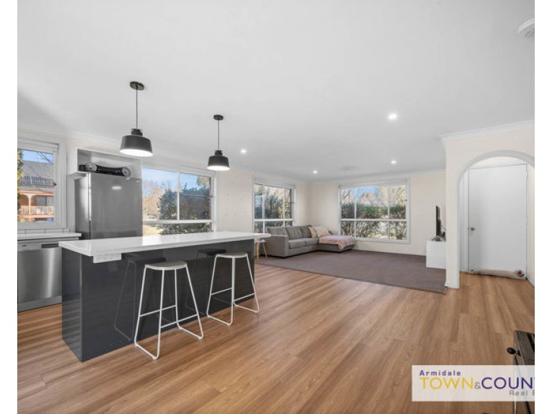 1 Patricia Close, Armidale NSW 2350