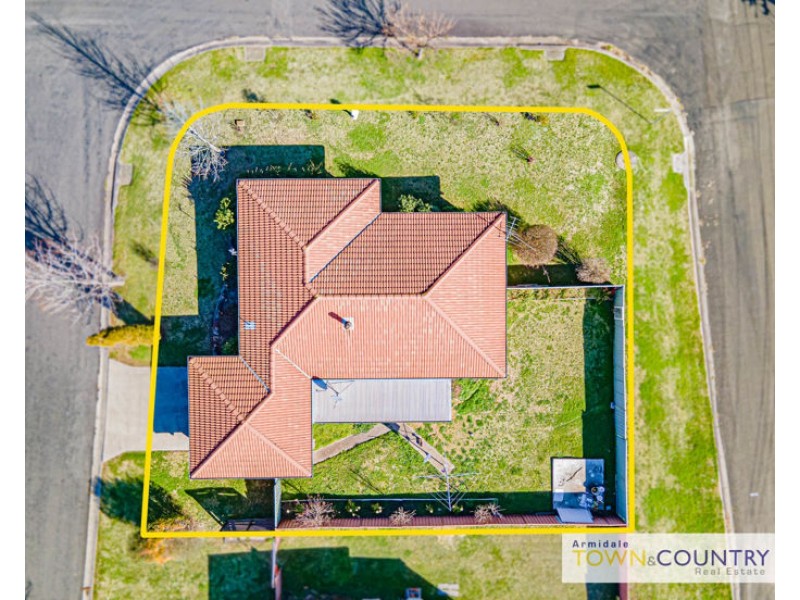 1 Patricia Close, Armidale NSW 2350