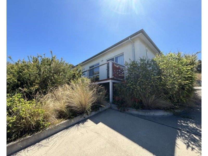 1/11 Birch Crescent, Armidale NSW 2350