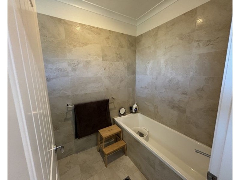 1/11 Birch Crescent, Armidale NSW 2350