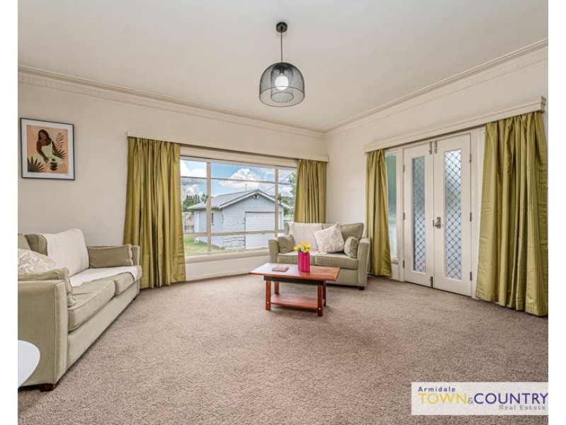 86 Douglas Street, Armidale NSW 2350