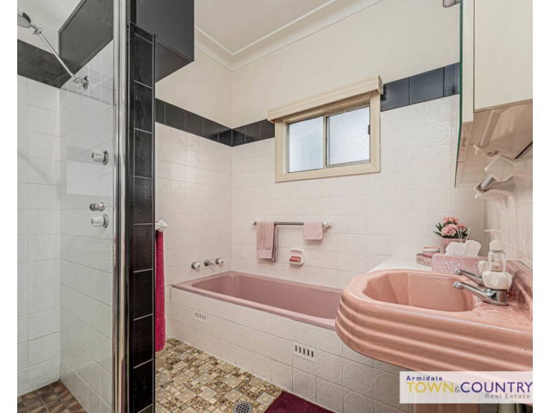 86 Douglas Street, Armidale NSW 2350