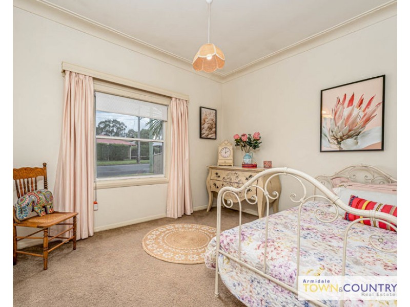 86 Douglas Street, Armidale NSW 2350