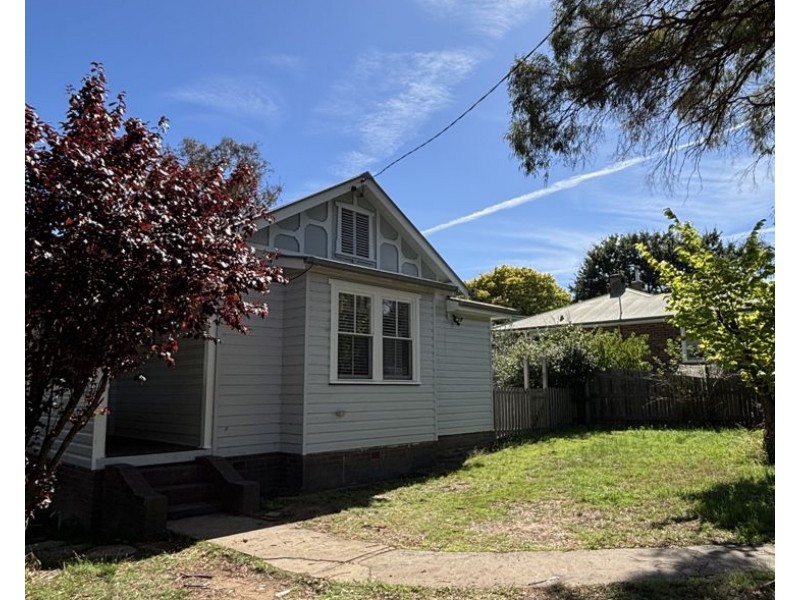 163 Mossman Street, Armidale NSW 2350