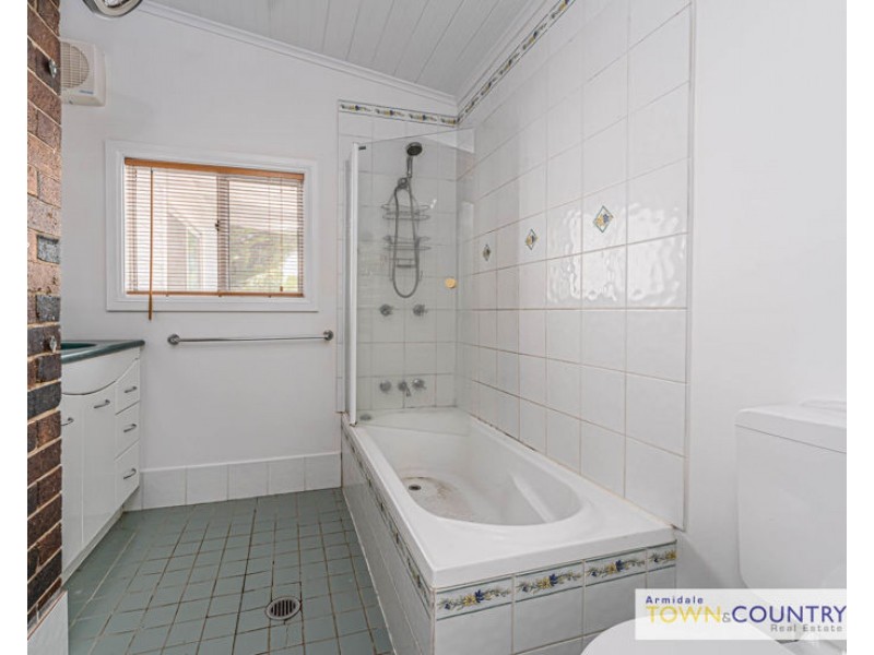 163 Mossman Street, Armidale NSW 2350