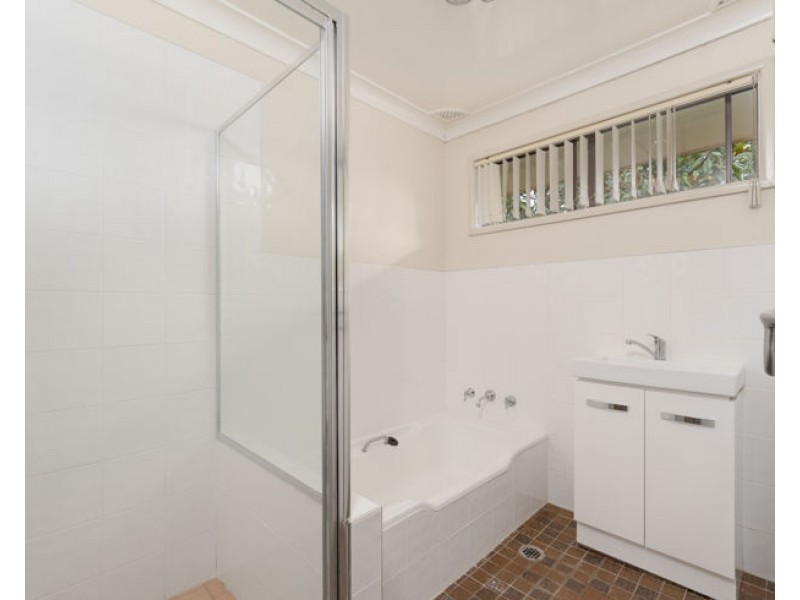 1&2 at 20 Catherine Street, Armidale NSW 2350