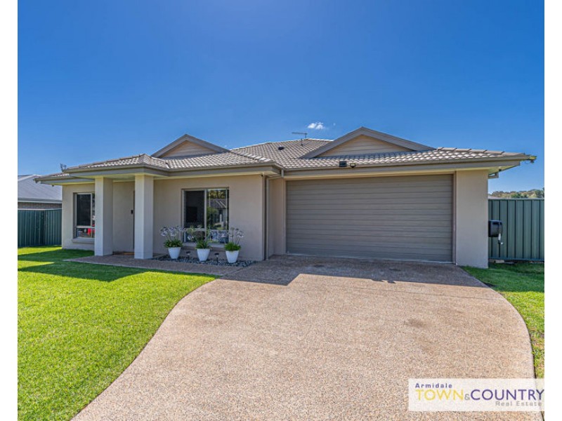 14 Lara Avenue, Armidale NSW 2350