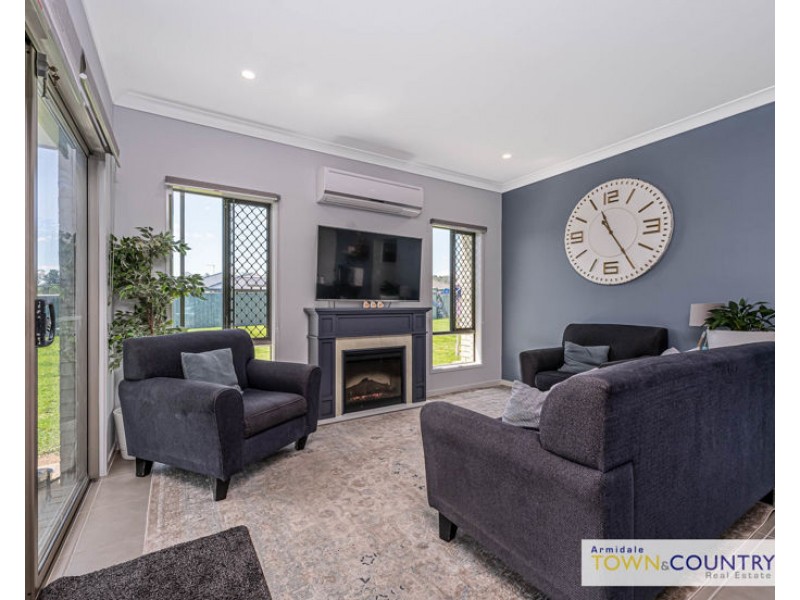 14 Lara Avenue, Armidale NSW 2350