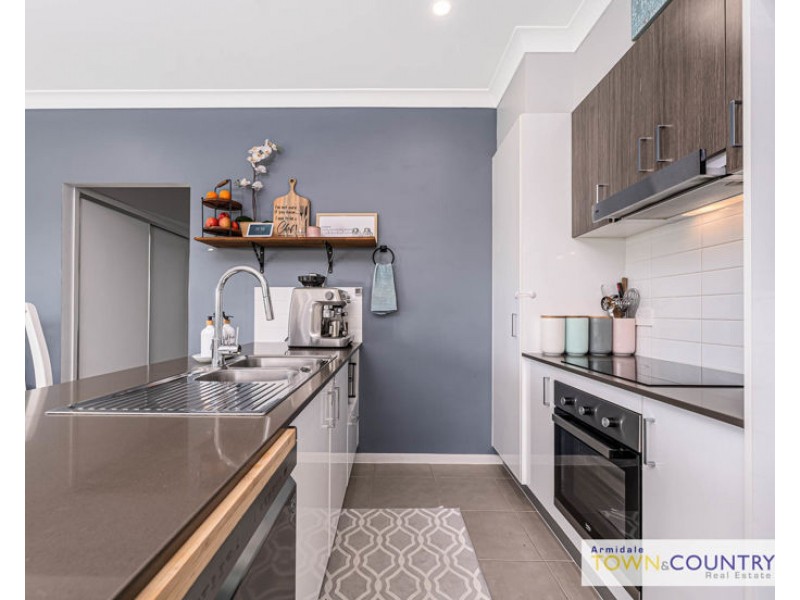 14 Lara Avenue, Armidale NSW 2350