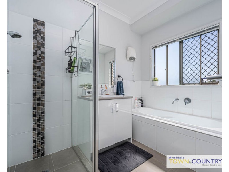 14 Lara Avenue, Armidale NSW 2350
