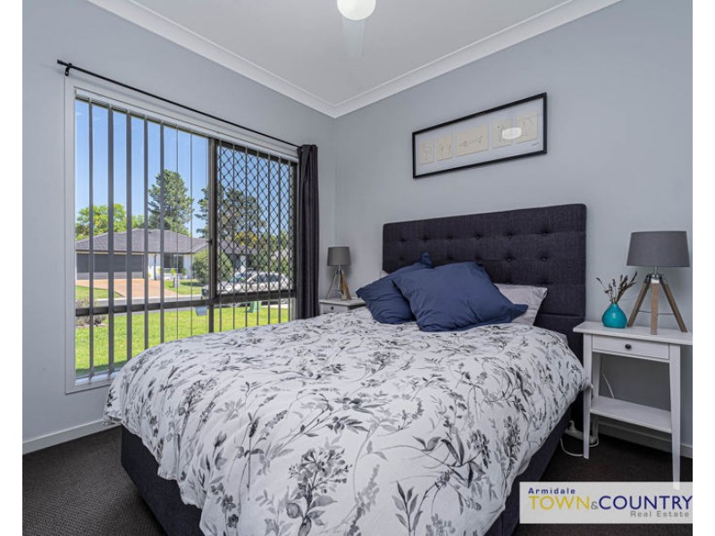 14 Lara Avenue, Armidale NSW 2350
