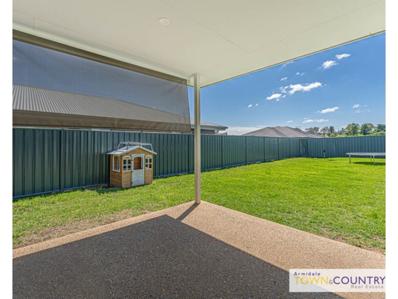 14 Lara Avenue, Armidale NSW 2350