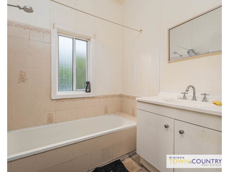 73 Taylor Street, Armidale NSW 2350
