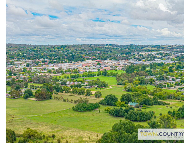 21 Ishbell Drive, Armidale NSW 2350