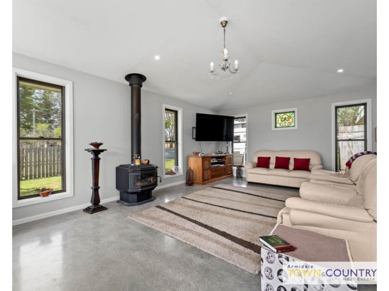 25 Mundays Lane, Armidale NSW 2350