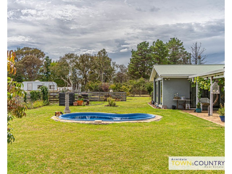 25 Mundays Lane, Armidale NSW 2350