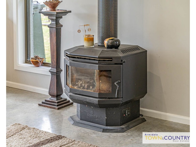 25 Mundays Lane, Armidale NSW 2350