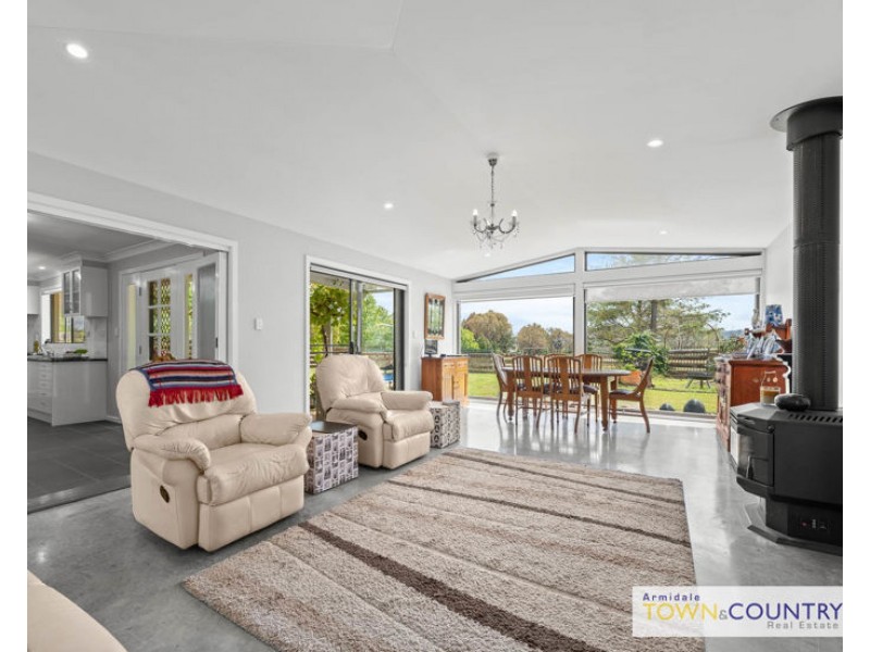 25 Mundays Lane, Armidale NSW 2350