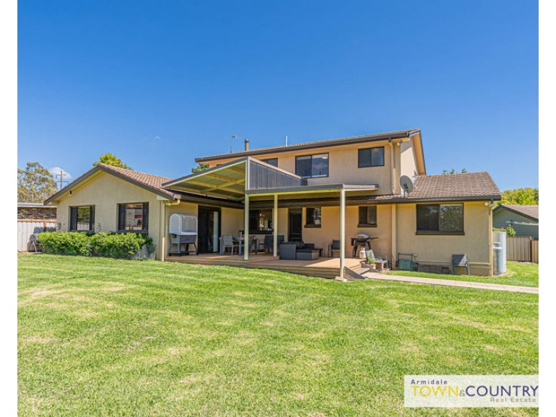 13 Hawthorne Close, Armidale NSW 2350