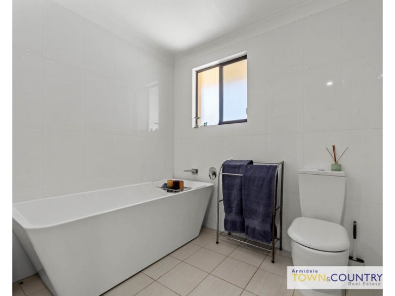 13 Hawthorne Close, Armidale NSW 2350