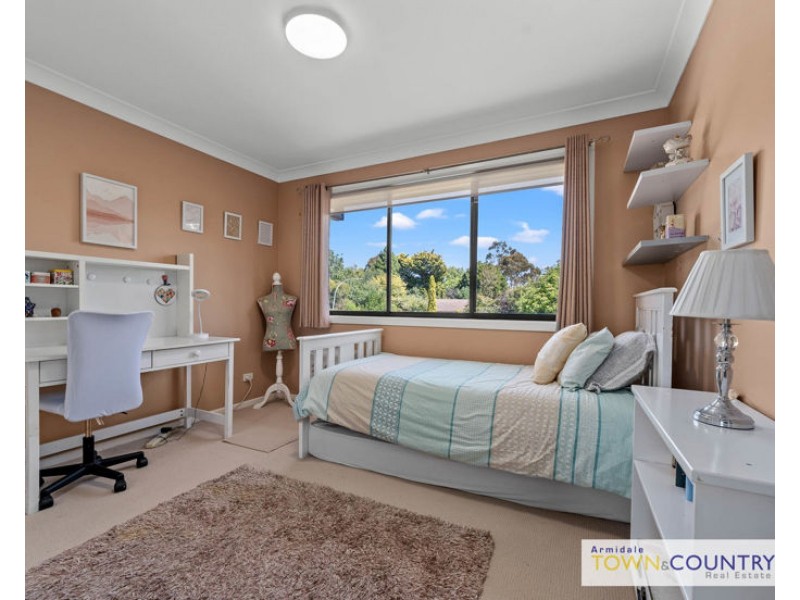 13 Hawthorne Close, Armidale NSW 2350