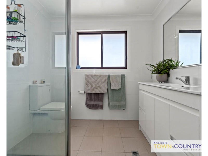 13 Hawthorne Close, Armidale NSW 2350