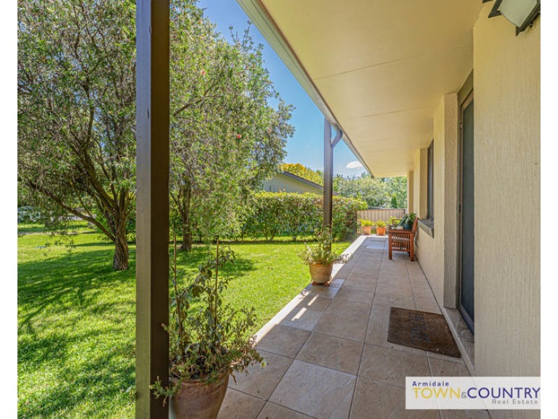 13 Hawthorne Close, Armidale NSW 2350
