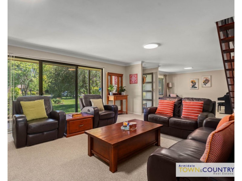 13 Hawthorne Close, Armidale NSW 2350