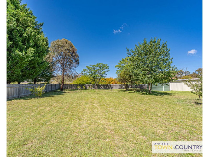 13 Hawthorne Close, Armidale NSW 2350